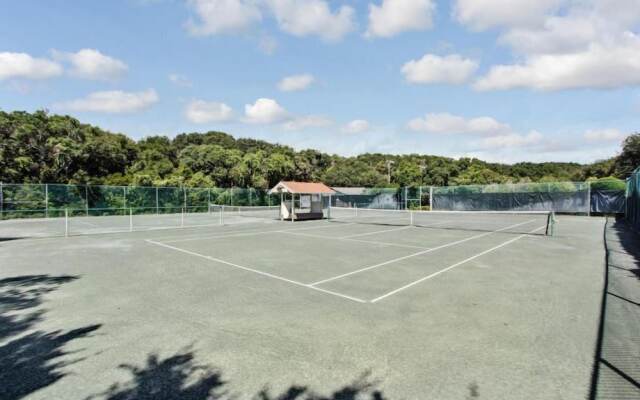 C114-amelia-surf-and-racquet