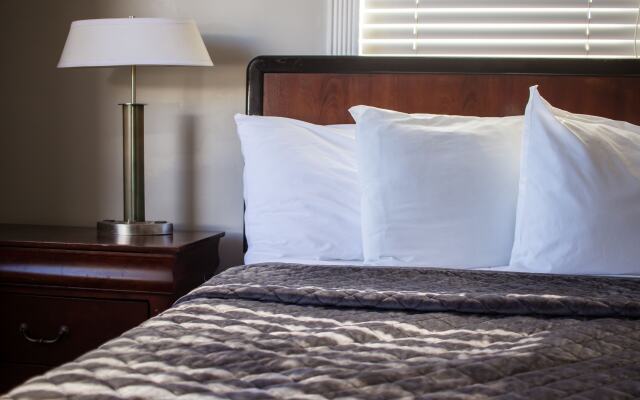 Riptide Oceanfront Hotel