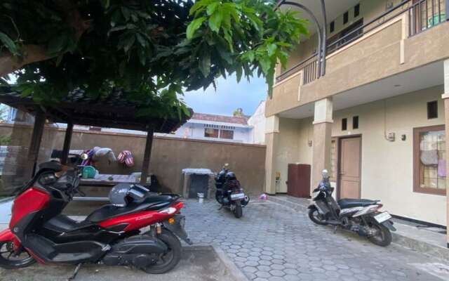 OYO Life 93284 Kos Cendana Raya