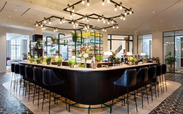 Sapphire House Antwerp, Autograph Collection