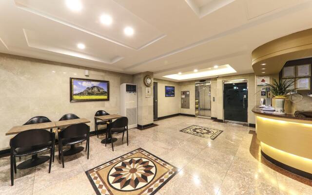 Major Hotel
