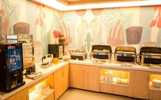 HanTing Hotel (Shangqiu Xiayi County Passenger Transport Terminal)