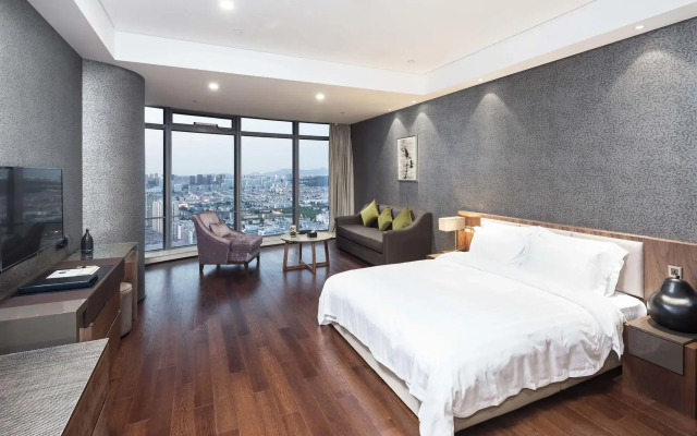 Grand Madison Qingdao Harbour-view Central（Former Qingdao Farglory Hotel）