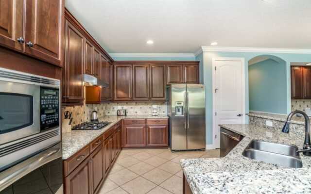 Ultimate 5 Bed 5 Ba Villa with Game Room, Pool & Spa - Ihr4021