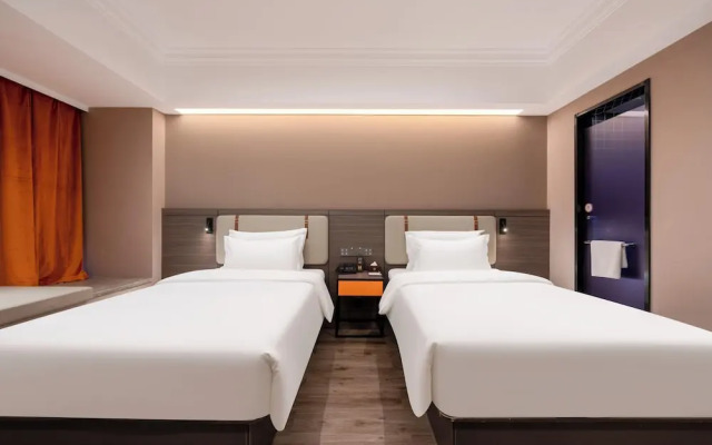 World Hotel Zhengzhou Univ Hi-tec Branch