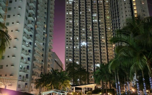 Elegant Studio @ Grass Residences 1-5 persons only, Quezon City