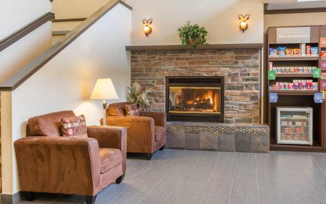 Comfort Suites Near Vancouver Mall