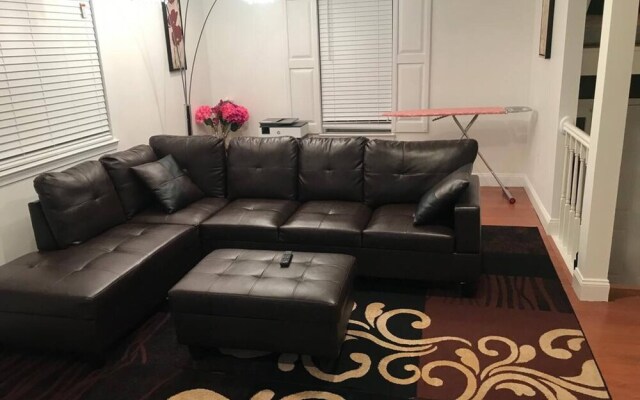 Room in House - Majestic Private Room