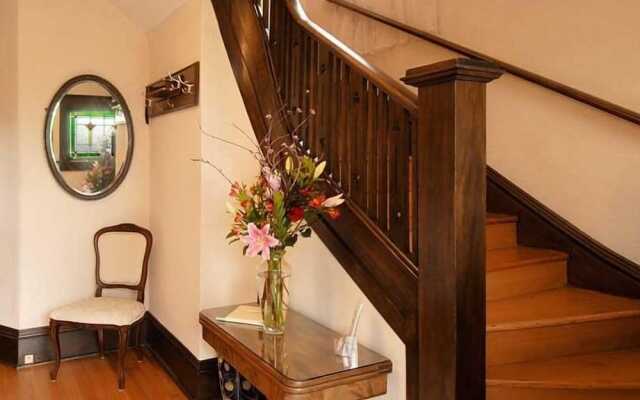 Fisher House Victoria Bed and Breakfast