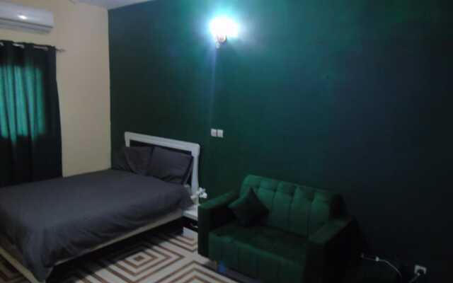 Welcome To Our Lovely 3-bed Apartment in Abidjan