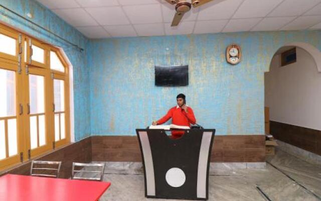 OYO 23054 Vishal Residency Barkot