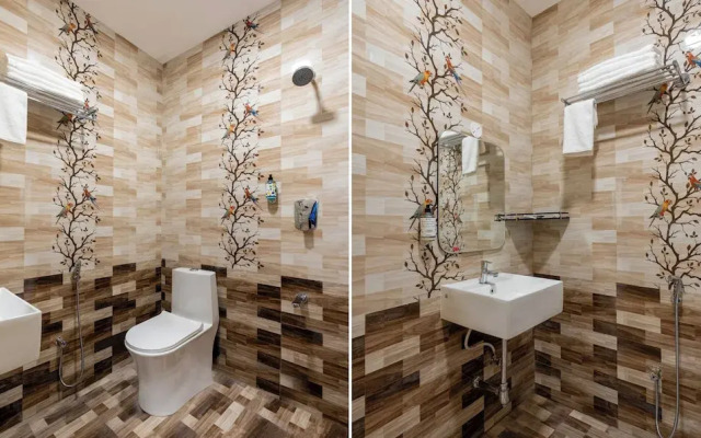 Treebo Royal Plaza,700 Mts From Promenade Beach