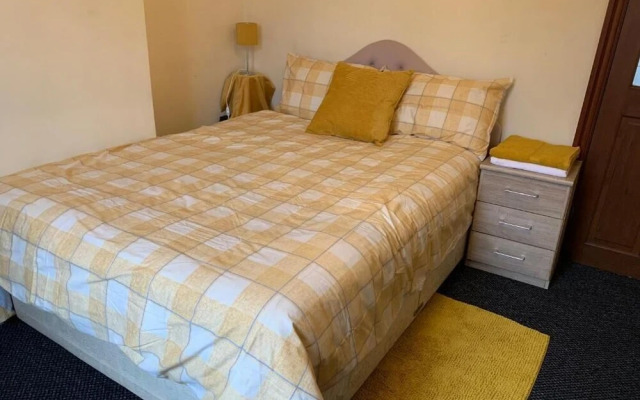 Busybee - Guest House- Self service