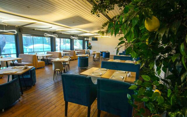 Загородный клуб Светлояр