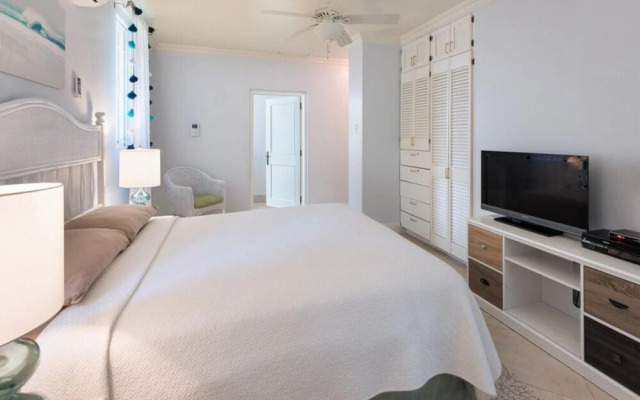 Sunny Vacation Villa 72