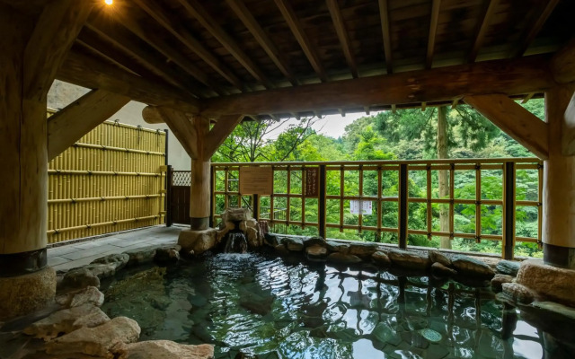 Yamanaka Spa Hanatsubaki
