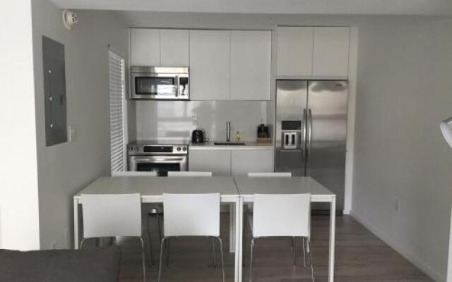 Beach Haus Key Biscayne Contemporary Apartments