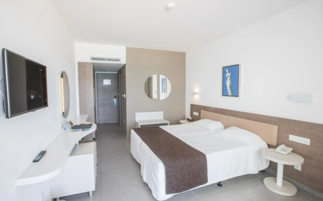 Vassos Nissi Plage Hotel & Spa