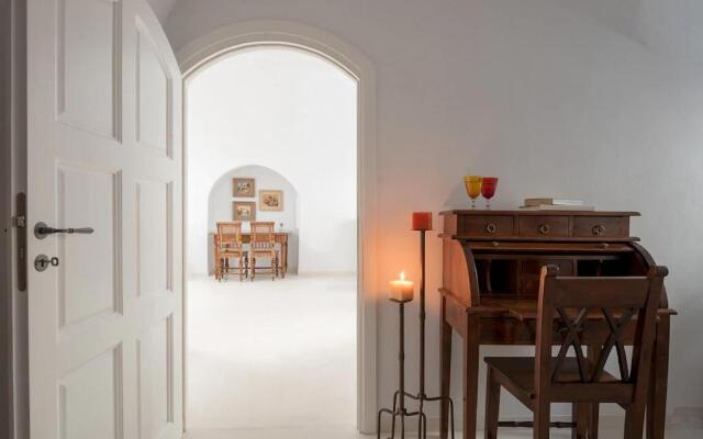 Casasantantonio 18th Century Luxury Mansion