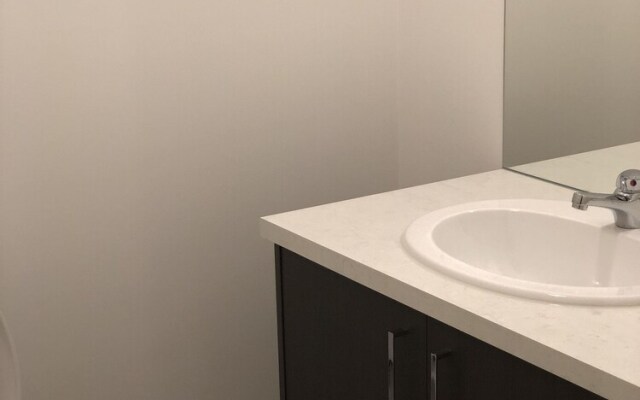 Apple House Tarneit North