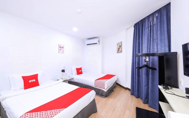 OYO 43963 T-Signature Hotel