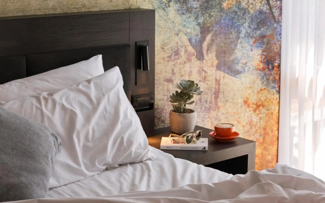 Kennigo Hotel Brisbane, Independent Collection by EVT