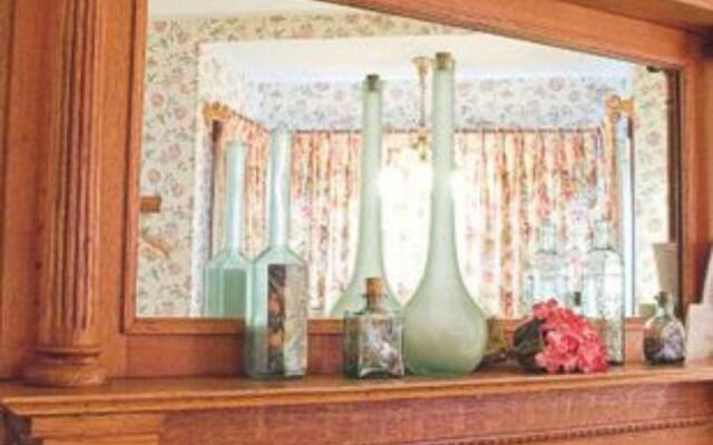 White Lace Inn