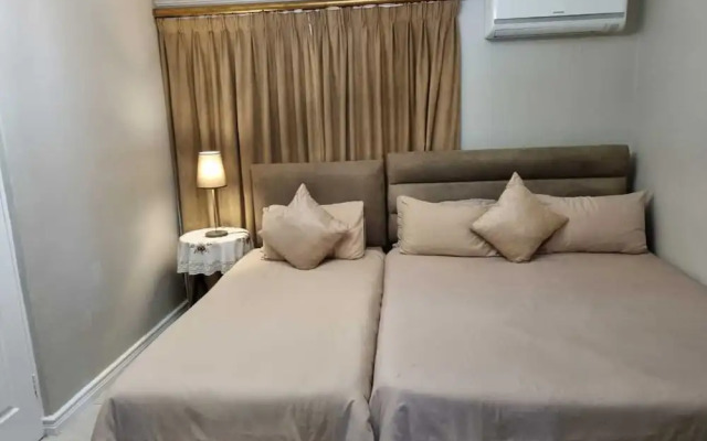 Savoy Lodge - Budget Triple Room