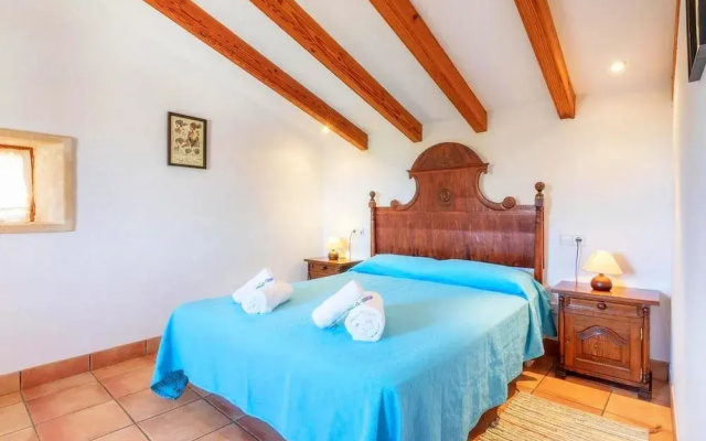 Villa in Buger With Private Courtyard