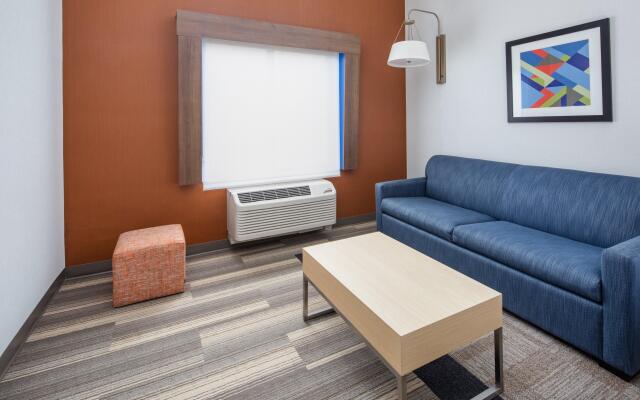 Holiday Inn Express and Suites Ontario Airport by IHG