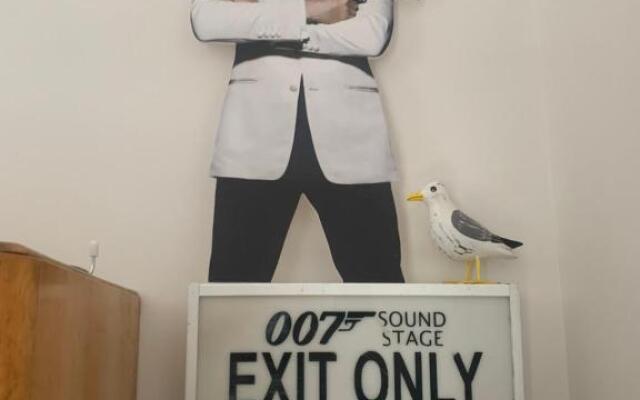 Southsea Royale Studio, James Bond, Parking, Seafront