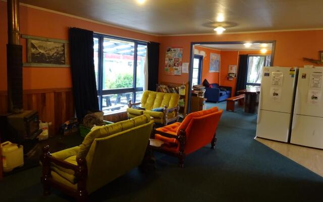 Glow Worm Accommodation - Hostel