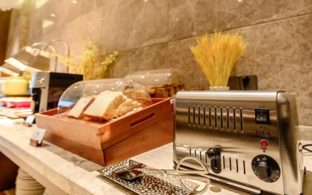 Homeinn Plus Hotel (Jinzhou Railway Station Renmin Street)