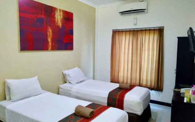 Tirta Kencana Hotel & Garden Resto
