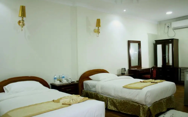 Famous Hotel