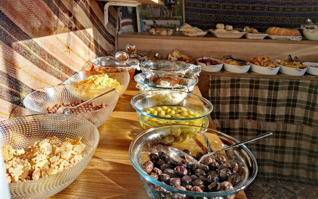 Falcon Cave Suites