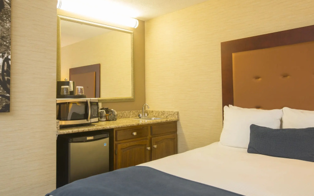 Ivy Court Inn & Suites