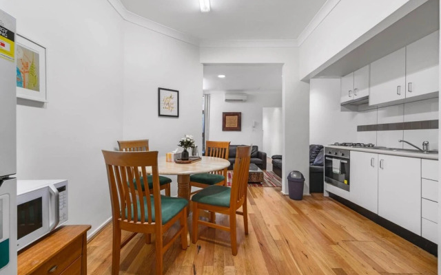 Comfy Darlinghurst Retreat