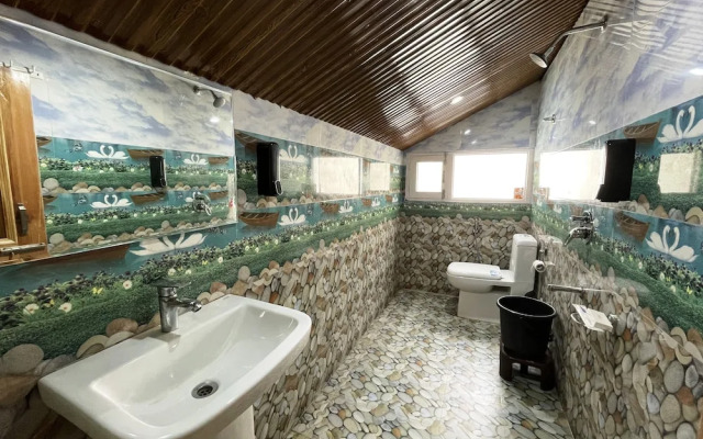 Singh Saab Rooms & Cafe