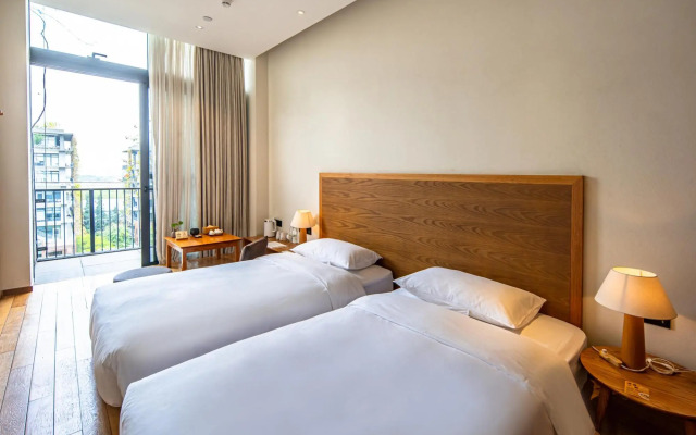 Taihua Wutong Hotel