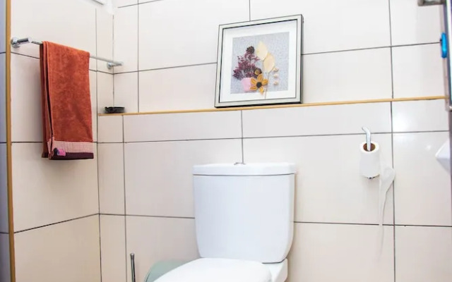 Earls Court Spintex Apartment