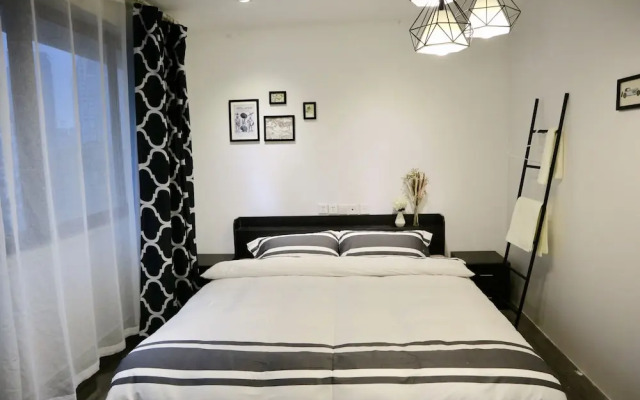 Qing Apartment Family Theatre