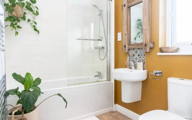 4 Bed House Sleep 10 Parking HotTub Wifi
