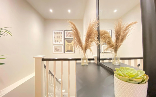 Scarborough Stays - Captain Bay Apartments