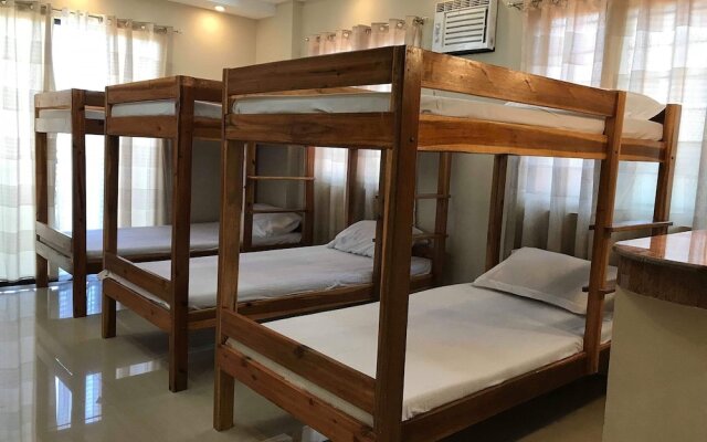 Happy Days Apartelle - Hostel
