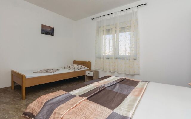 Beautiful Apartment in Vir With 2 Bedrooms and Wifi