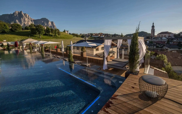 ABINEA Dolomiti Romantic Spa Hotel