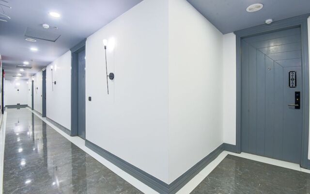 BedChambers Serviced Apartment