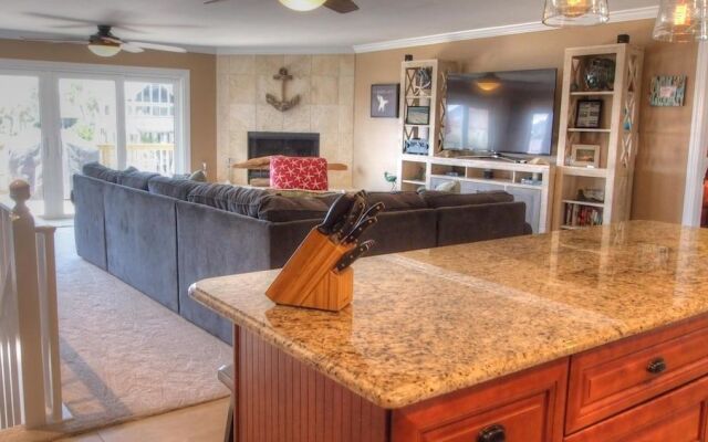 Palm Breeze - 4 Br Home