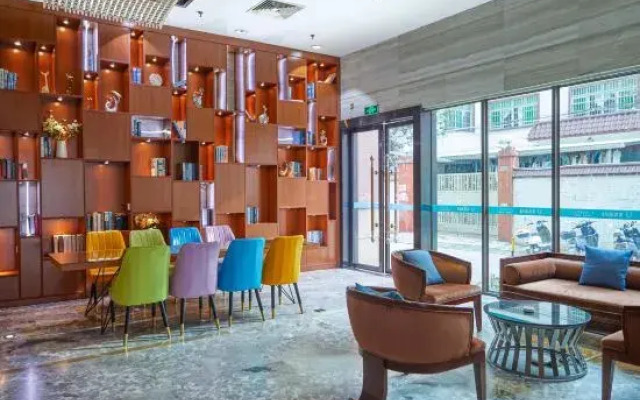 Yoyo Hotel (Zhongshan Bus Terminal)